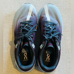 Women’s size 8 On Cloud Running Shoes